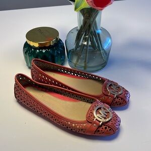 Michael Kors salmon colored flats size 8